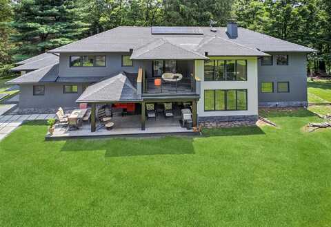 41 Sand Hill Lane, Florida, NY 10921