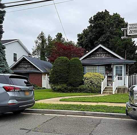 2520 Falcon Street, East Meadow, NY 11554