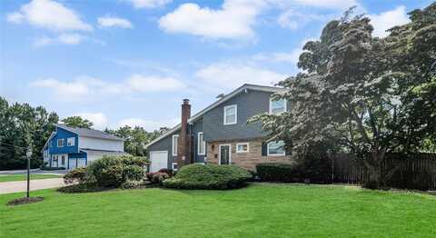 360 Locust Avenue, Oakdale, NY 11769