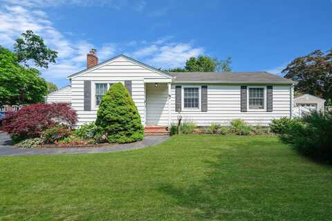 15 Roosevelt Boulevard, East Patchogue, NY 11772