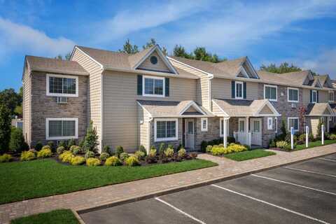 275 Cassa Loop, Holtsville, NY 11742