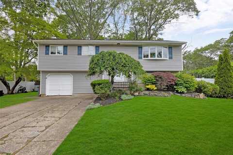 26 Shenandoah Boulevard, Port Jefferson Station, NY 11776