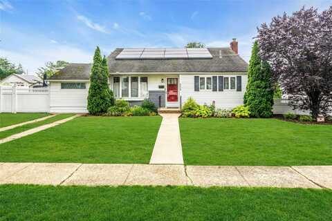 2532 Clinton Street, Bellmore, NY 11710
