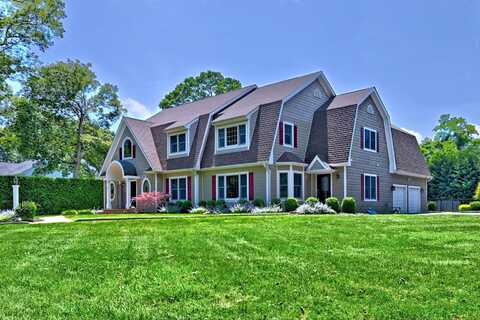 4 Briana Court, East Moriches, NY 11940