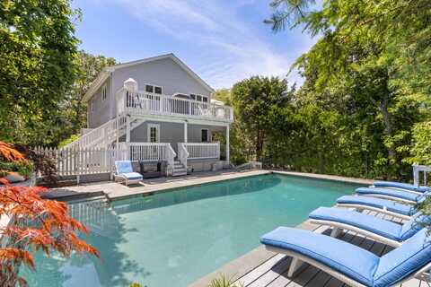 68 Long Beach Lane, Sag Harbor, NY 11963