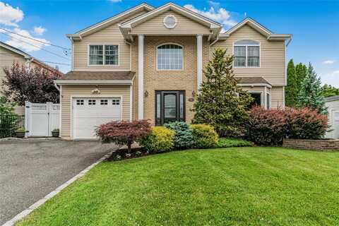 956 N Park Avenue, Massapequa, NY 11758
