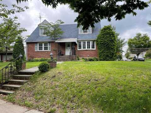 28 Lynton Road, Albertson, NY 11507