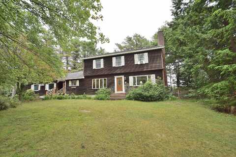 10 Durham Road, Freeport, ME 04032