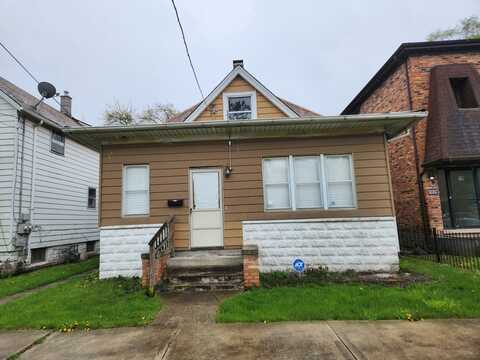 8 W 137th Place, Riverdale, IL 60827