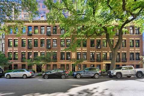 31 E Elm Street, Chicago, IL 60611