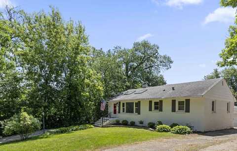 524 Cheyenne Drive, Lake In The Hills, IL 60156