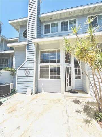19130 Beachcrest Lane, Huntington Beach, CA 92646