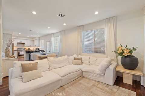 5616 Etiwanda Avenue, Tarzana, CA 91356