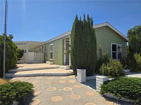 945 Vallejo Drive, Hemet, CA 92543