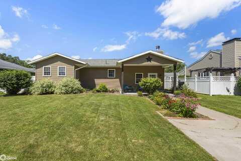 621 Broadway Street, West Burlington, IA 52655