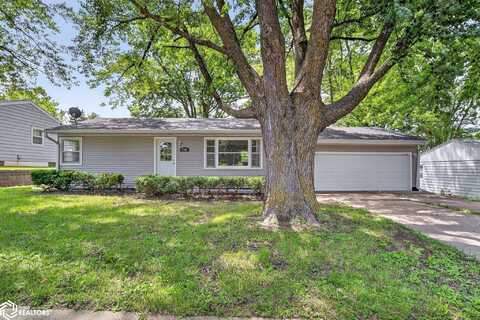 7702 SW 9Th Street, Des Moines, IA 50315