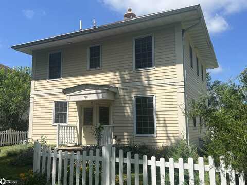 710 Orchard Place, Fairfield, IA 52556