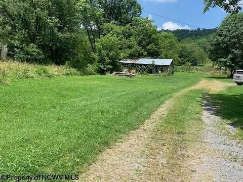 1102 Bear Mountain Road, Flemington, WV 26347