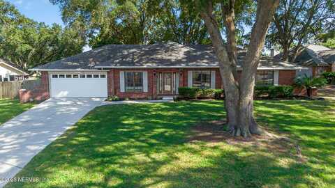 996 COBBLESTONE Drive, Orange Park, FL 32065