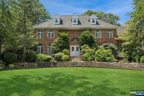 17 Northridge Road, Denville, NJ 07834