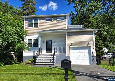 12 Lakeview Avenue, Rochelle Park, NJ 07662