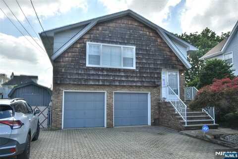 102 Parkview, Elmwood Park, NJ 07407