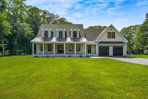 195 Amesbury Road, Kensington, NH 03833