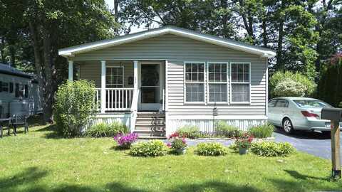 132A Robin Hood Drive, Exeter, NH 03833
