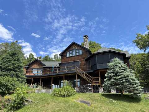 2346 Quechee Main Street, Hartford, VT 05059