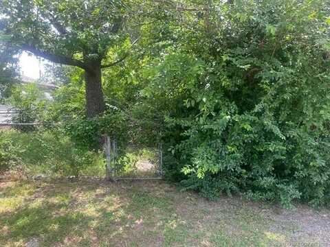 1012 N Osage Avenue, Claremore, OK 74017