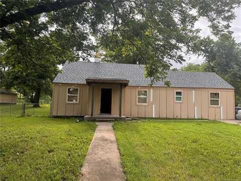 119 N Gray Street, Chouteau, OK 74337