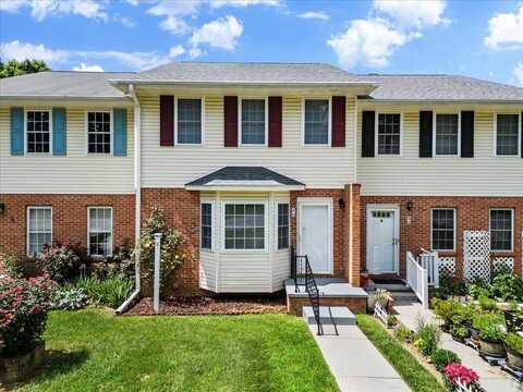 40 Justin Lane, Christiansburg, VA 24073