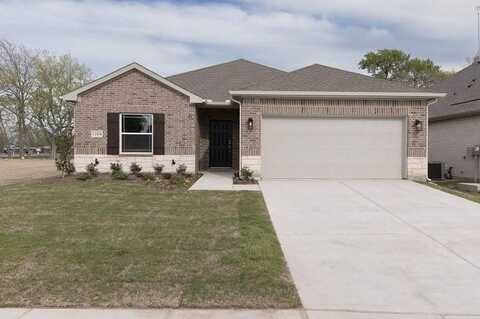 1104 Alexander Street, Trenton, TX 75490