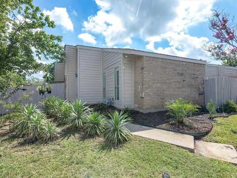 2163 Villa Place, Carrollton, TX 75006