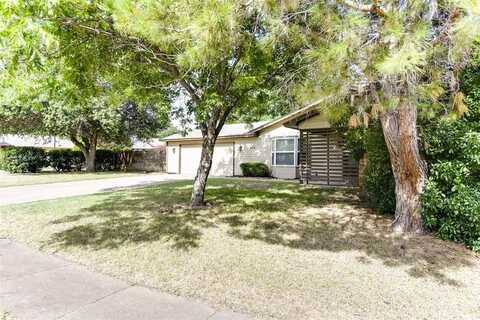 432 Indian Crest Drive, Saginaw, TX 76179