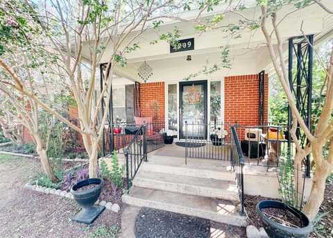 2209 10th Street, Brownwood, TX 76801