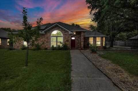 315 Woodlawn Street, Krum, TX 76249
