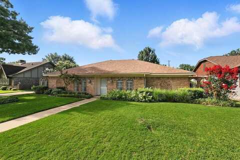 233 Hillview Drive, Hurst, TX 76054