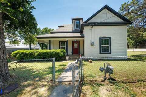 207 College Street, Chico, TX 76431