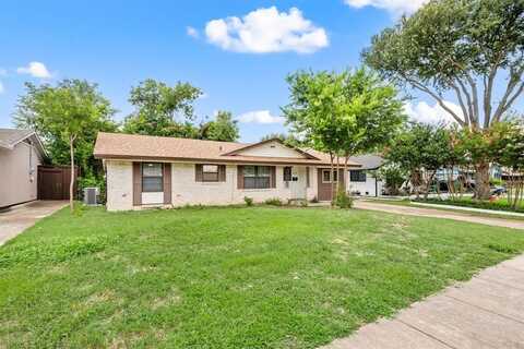 1832 Moonbeam Lane, Carrollton, TX 75006