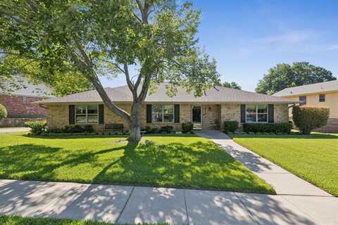 2101 Oakmeadow Street, Bedford, TX 76021