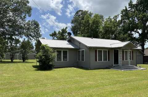506 Clarksville, Bogata, TX 75417