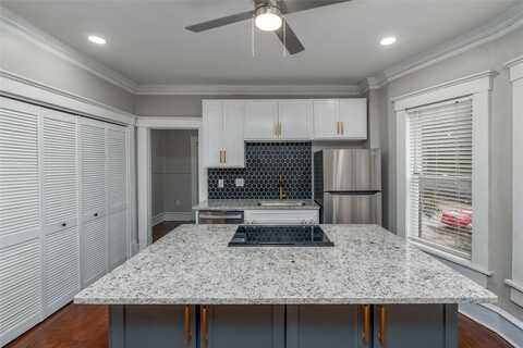 1000 N Carroll Avenue, Dallas, TX 75204