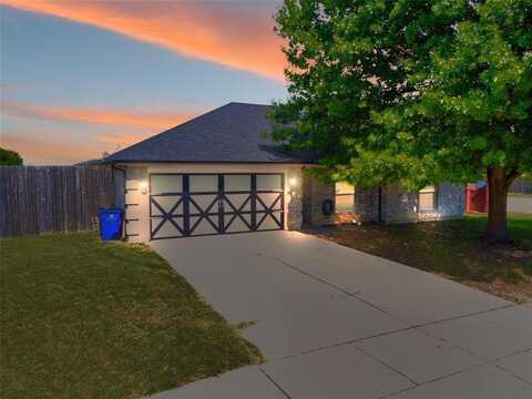 926 Morgan Drive, Burleson, TX 76028