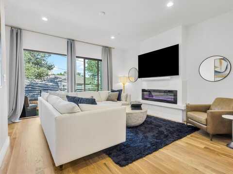 805 Pavillion, Dallas, TX 75204