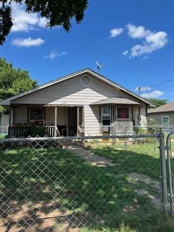 222 Cleveland Street, Cleburne, TX 76031