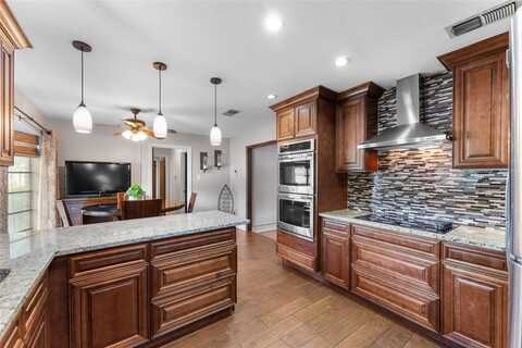649 The Meadows Parkway, DeSoto, TX 75115