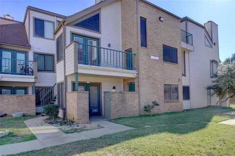 2300 Balsam Drive, Arlington, TX 76006