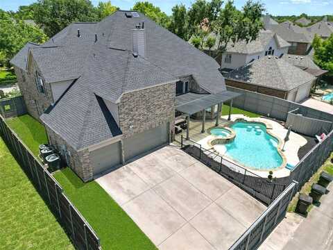 8105 Hazeltine Drive, Plano, TX 75025