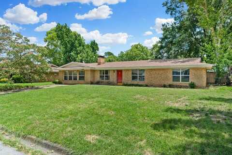 1309 N Mill Street, Bowie, TX 76230